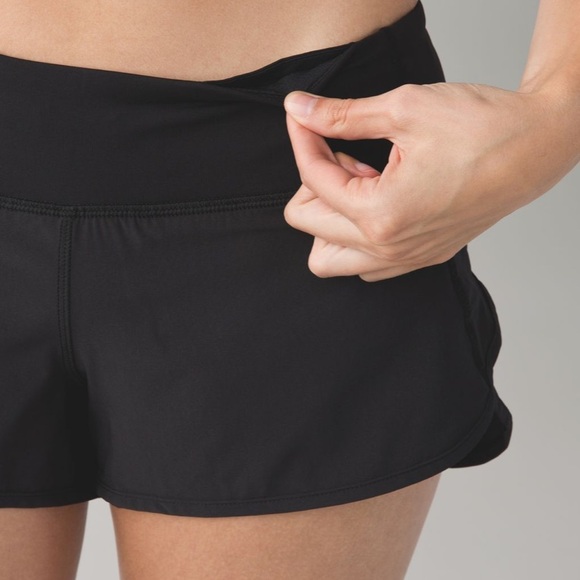 LULULEMON Speed Short *4-way Stretch 2.5" - Picture 6 of 12